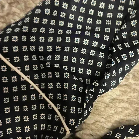 H&M satin-like print wrap top - Picture 5 of 5